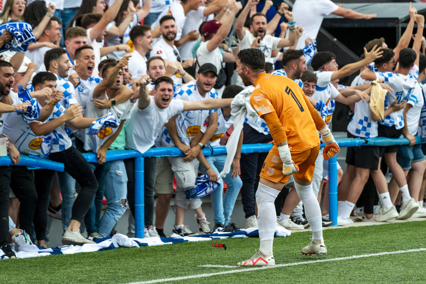 El Cieza accede a las semifinales del &#039;playoff&#039; tras eliminar al Caravaca, en imágenes