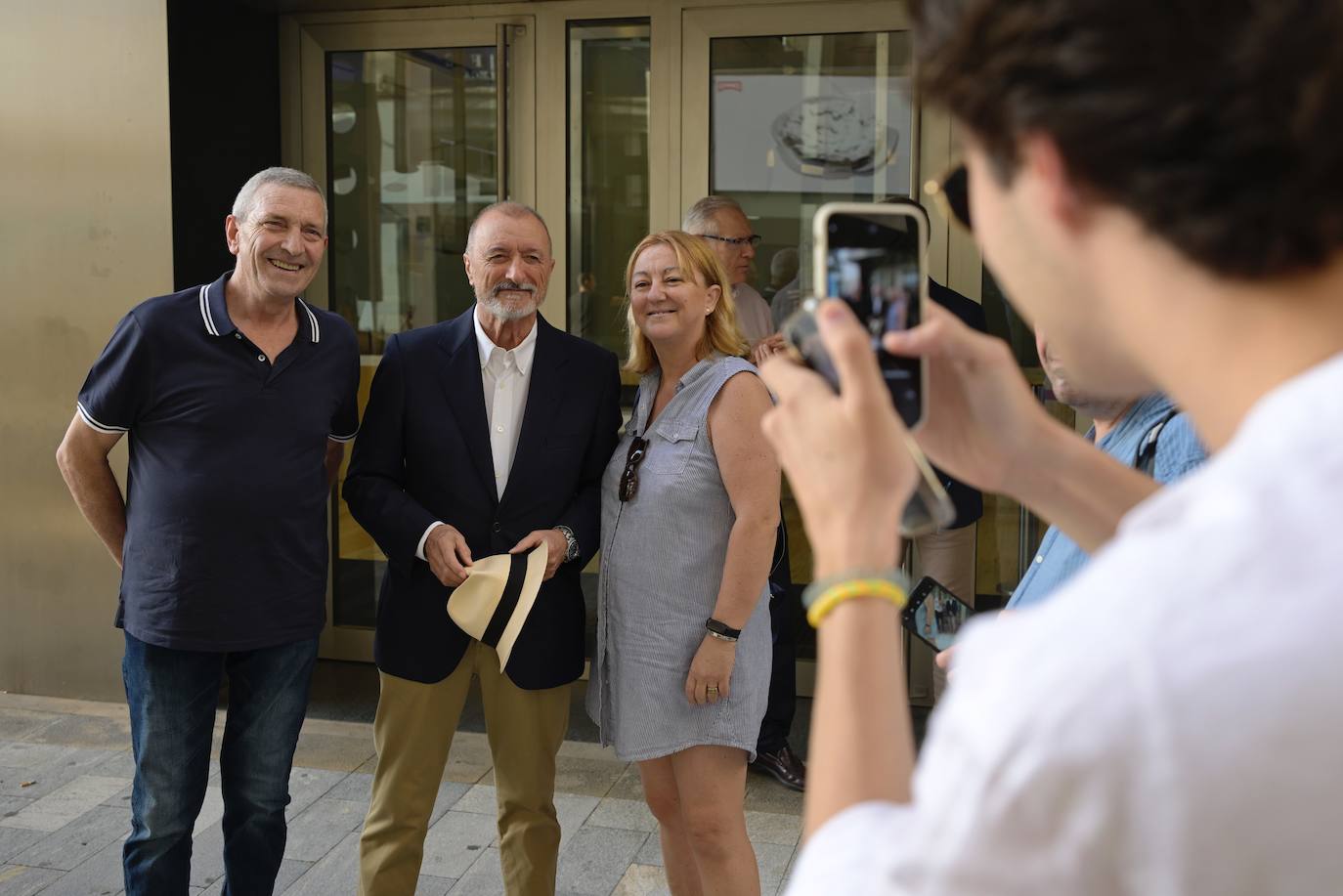 En imágenes, Pérez-Reverte participa en el encuentro &#039;Literatura y aventura&#039;