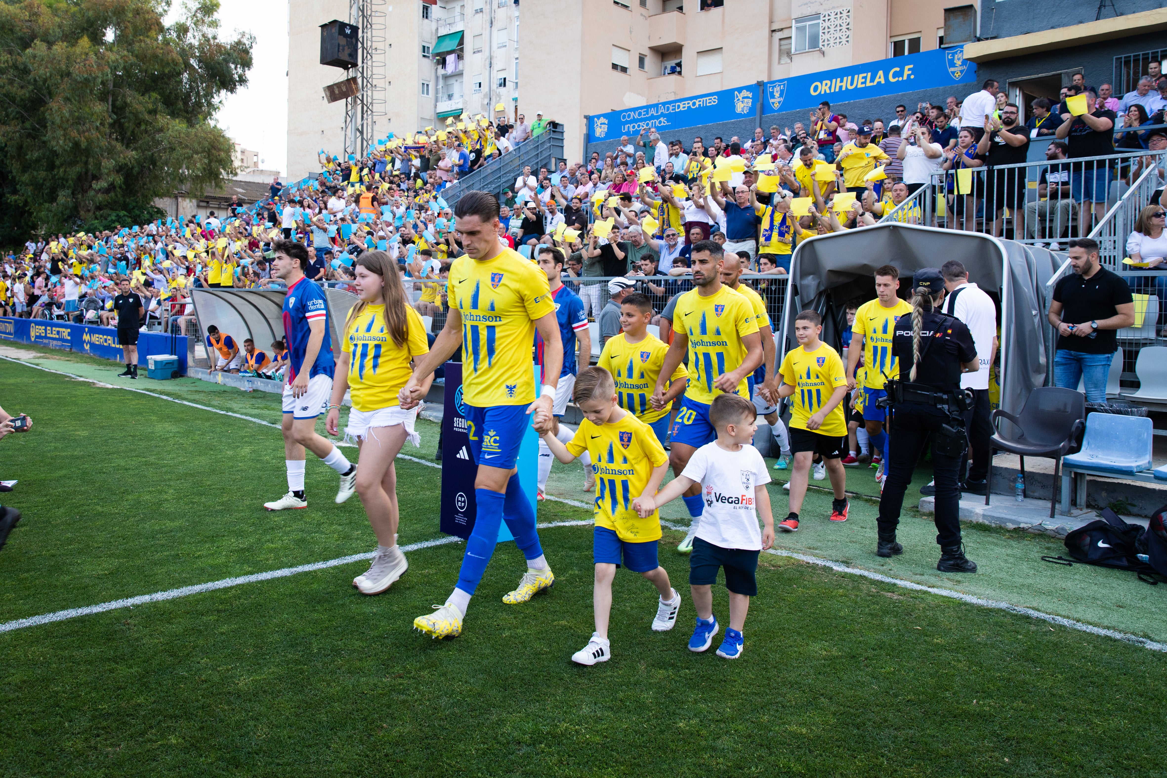 Las imágenes del partido entre el Orihuela y el Barakaldo en Los Arcos