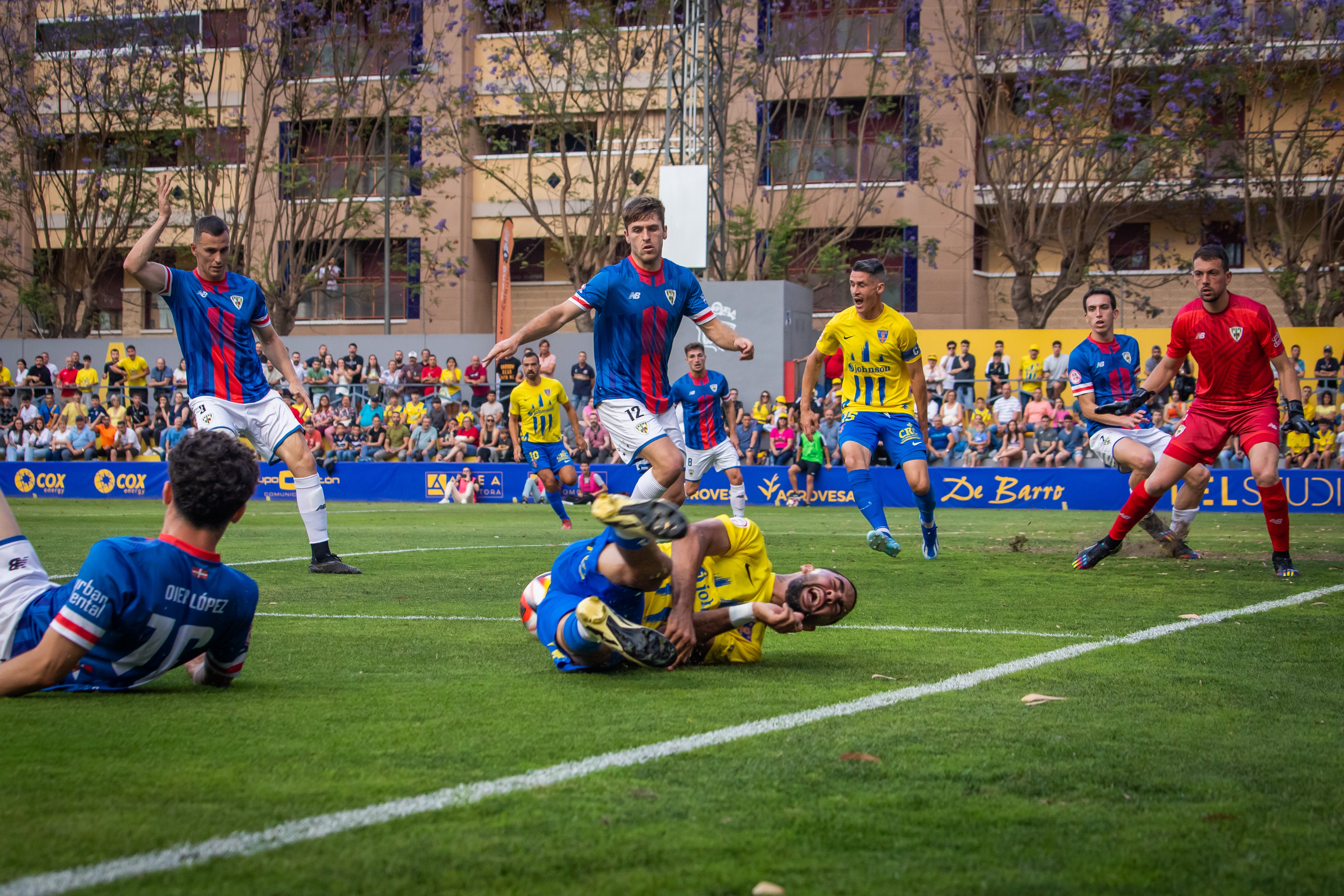 Las imágenes del partido entre el Orihuela y el Barakaldo en Los Arcos