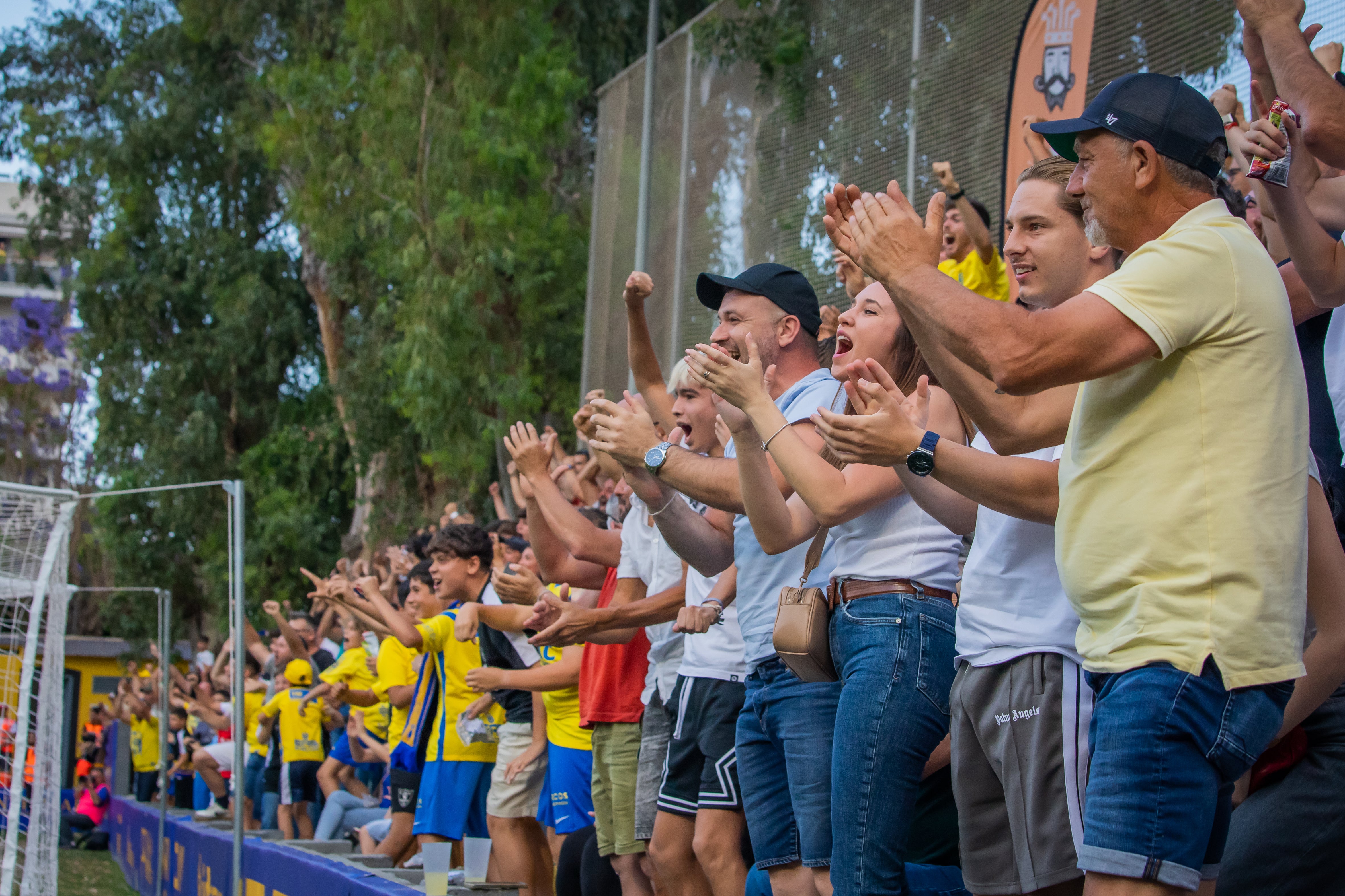 Las imágenes del partido entre el Orihuela y el Barakaldo en Los Arcos