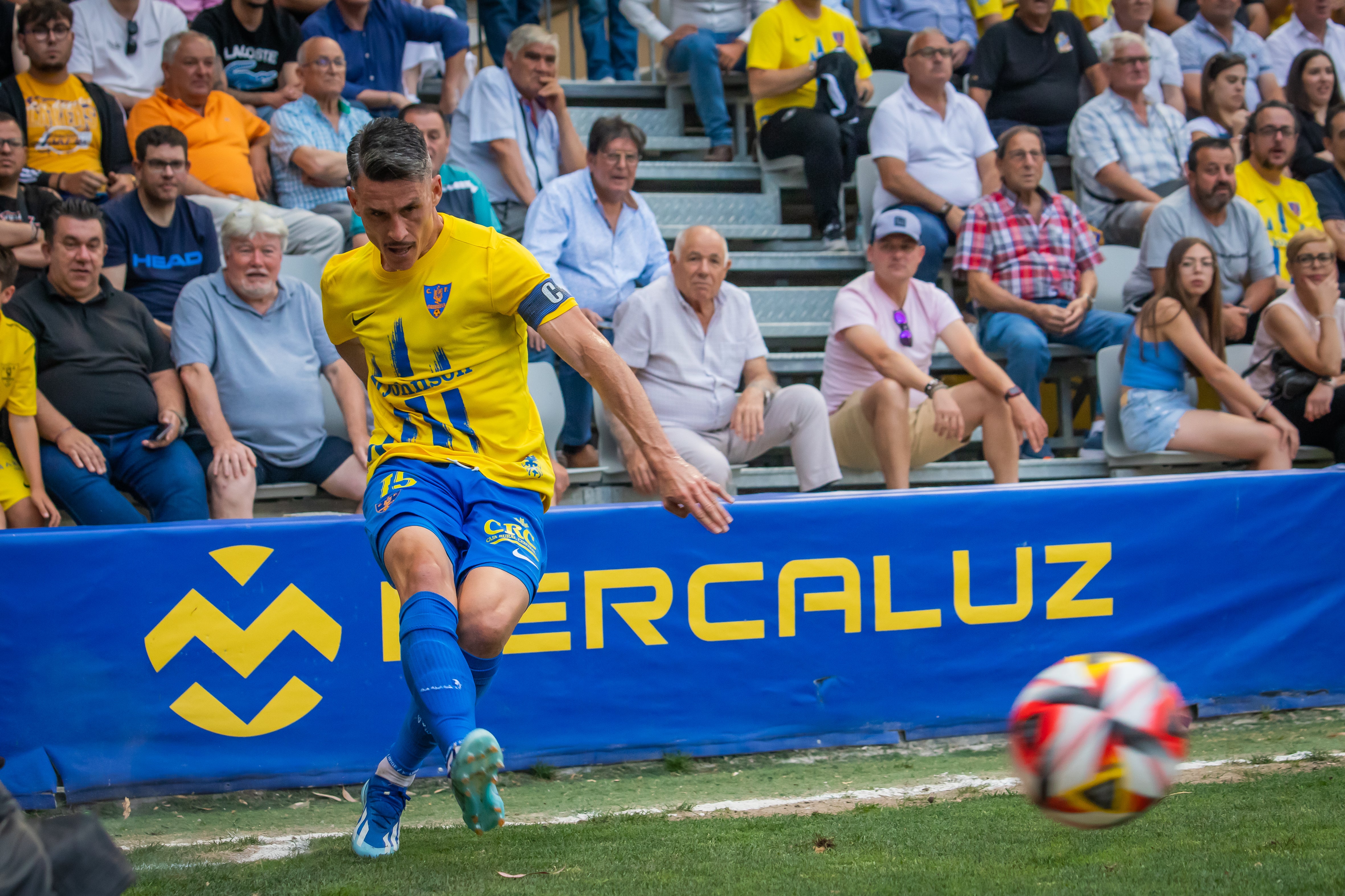 Las imágenes del partido entre el Orihuela y el Barakaldo en Los Arcos