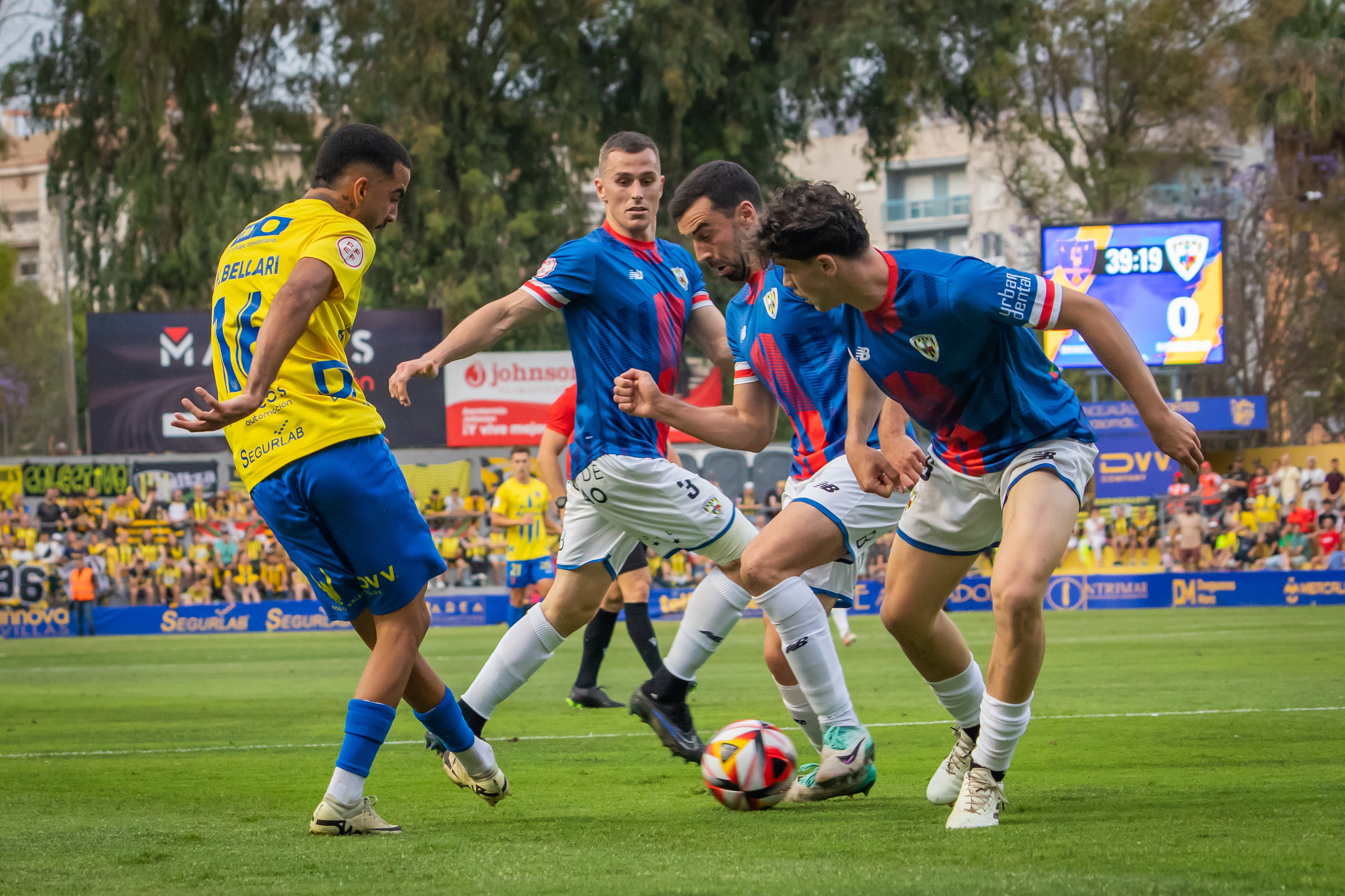 Las imágenes del partido entre el Orihuela y el Barakaldo en Los Arcos