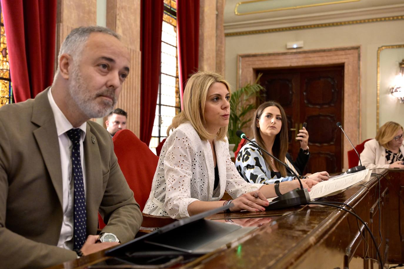 El Pleno del Ayuntamiento de Murcia, en imágenes