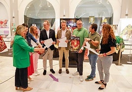 Autoridades y representantes del Paso Blanco, en la presentación.