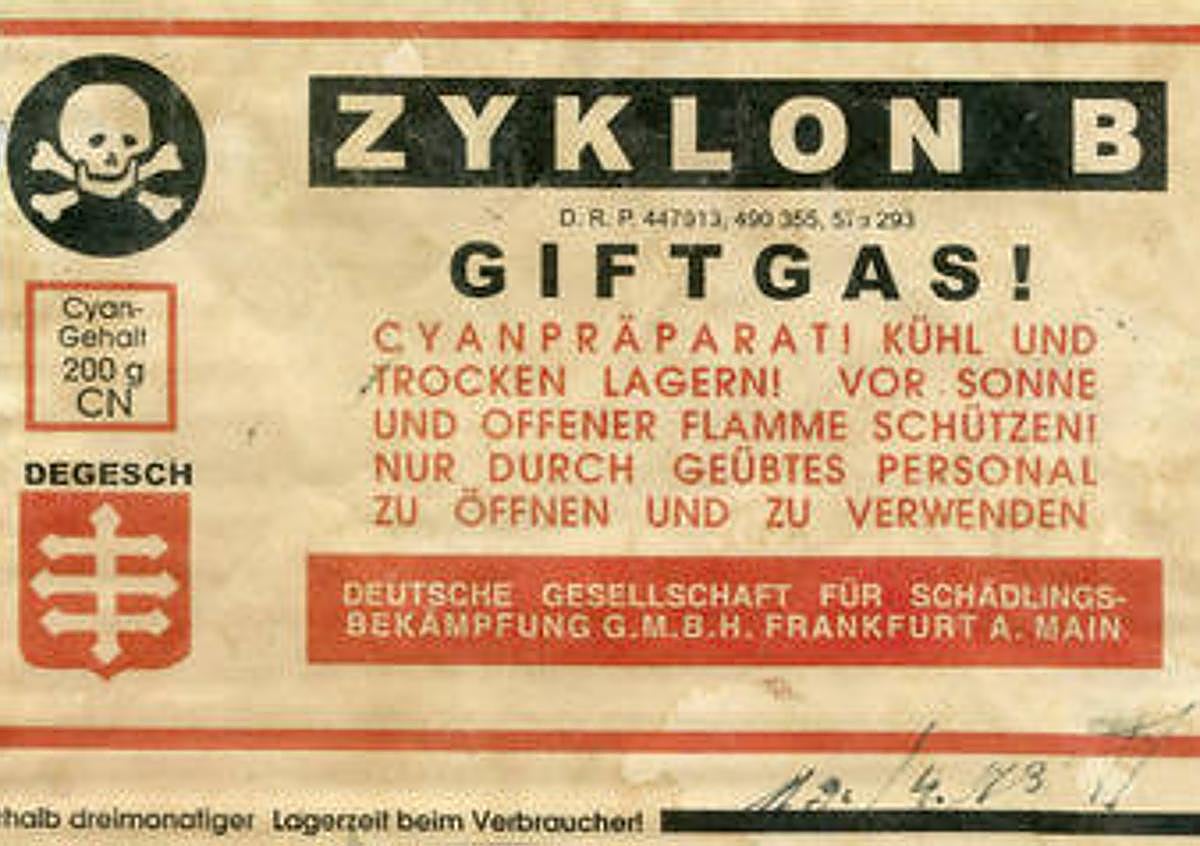 Imagen secundaria 1 - 1. La hechicera Circe, Ulises y Mercurio. Grabado de P. Aquila sobre una obra de Annibale Carracci de 1590. La mitología está repleta de referencias a venenos. 2. Etiquetas de Zylon B. Fue un preparado a base de cianuro usado de forma infame por el régimen nazi como veneno en los campos de concentración. 3. Papiro de Ebers (1550 a. C.).Fechado en el reinado de Amenhotep I, de la dinastía XVIII de Egipto. Es una de las fuentes más antiguas de toxicología que se conocen. 