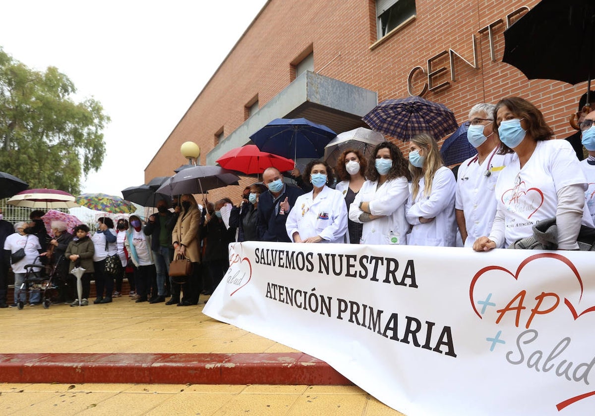 Protesta por la situación de la Atención Primaria en Murcia, durante la pandemia.