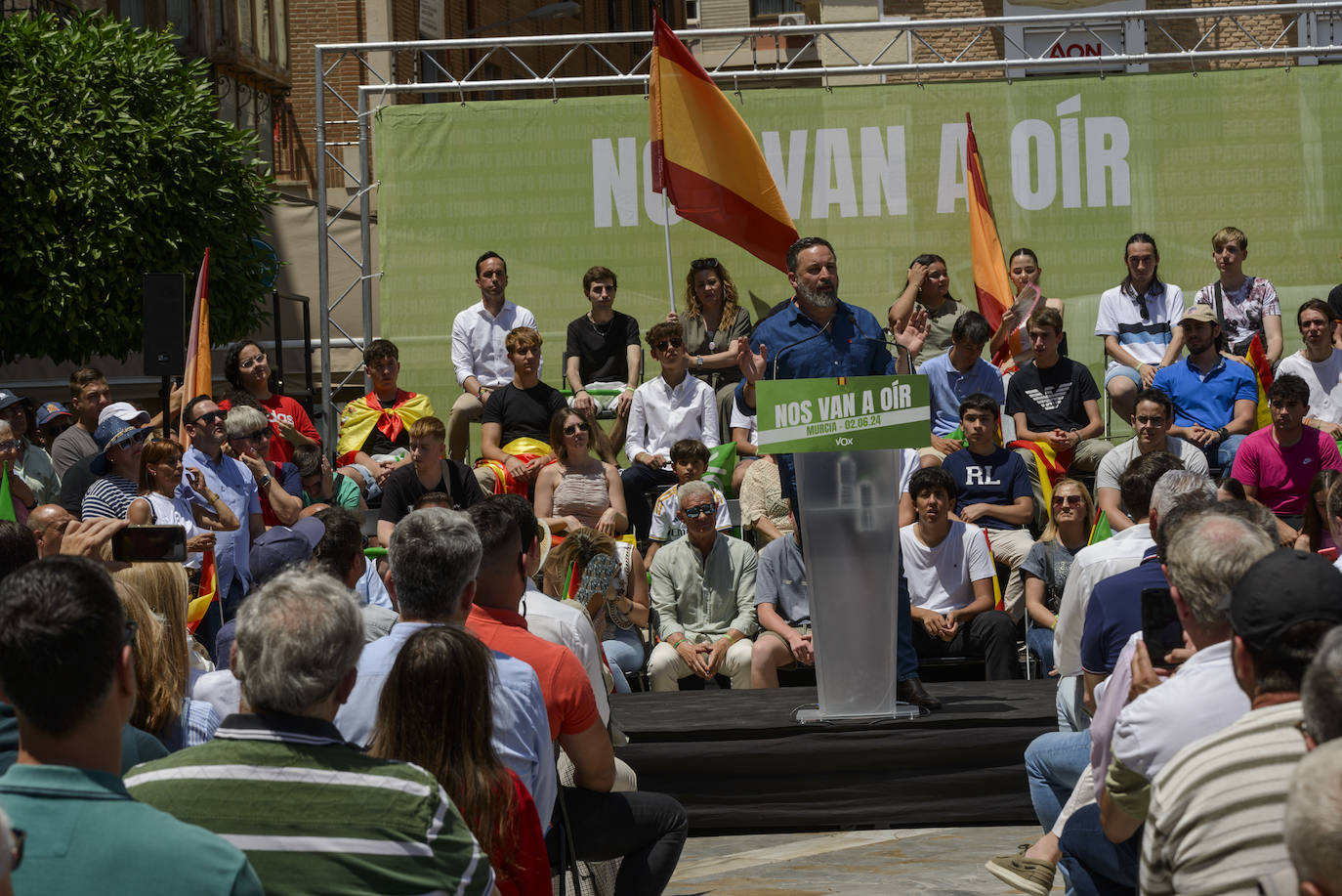 El acto electoral de Vox con Abascal y Buxadé en Murcia, en imágenes