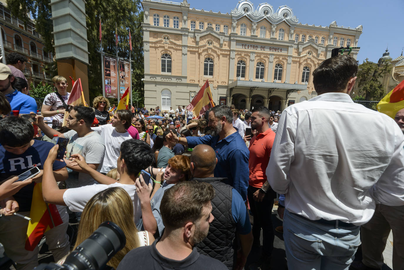 El acto electoral de Vox con Abascal y Buxadé en Murcia, en imágenes