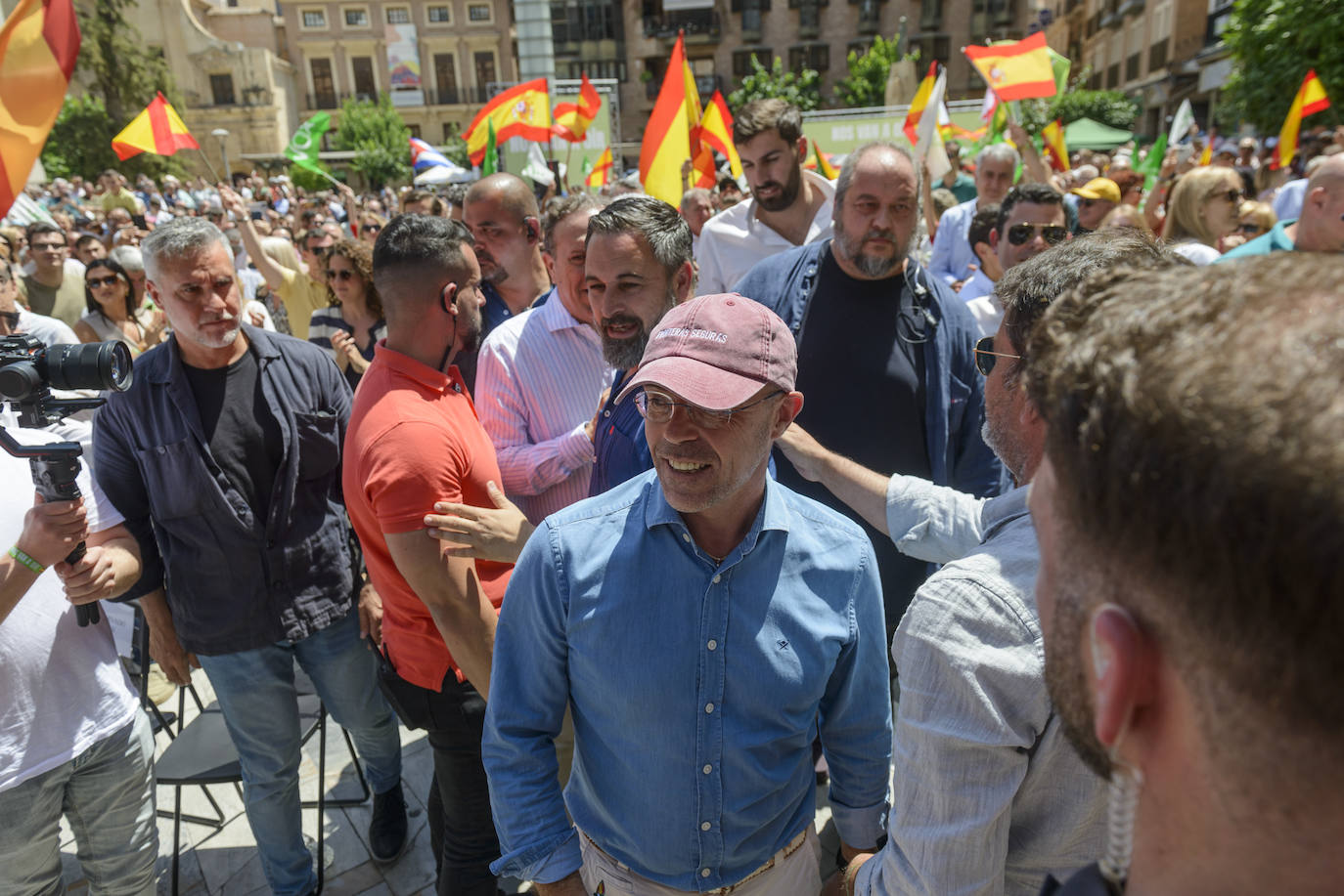 El acto electoral de Vox con Abascal y Buxadé en Murcia, en imágenes