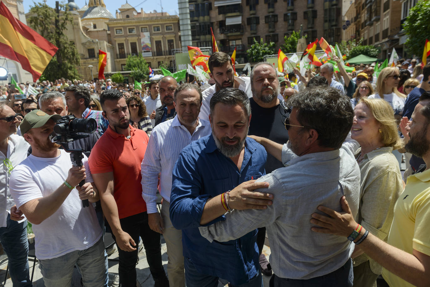 El acto electoral de Vox con Abascal y Buxadé en Murcia, en imágenes