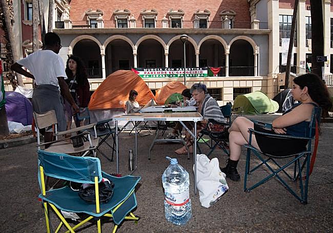 Acampada a favor de Palestina en la UMU.