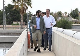 Fernando López Miras y Nicolás Pascual de la Parte, este lunes en Alguazas.