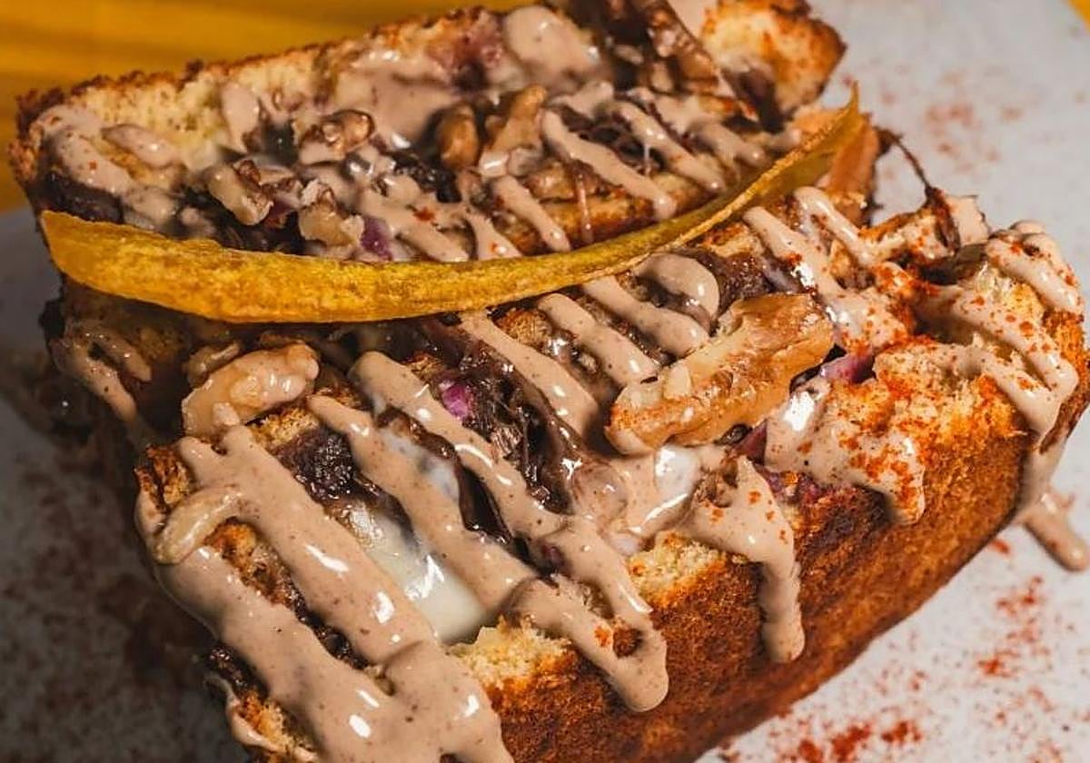 El sándwich 'Disparate' del restaurante Chifla, en Murcia.
