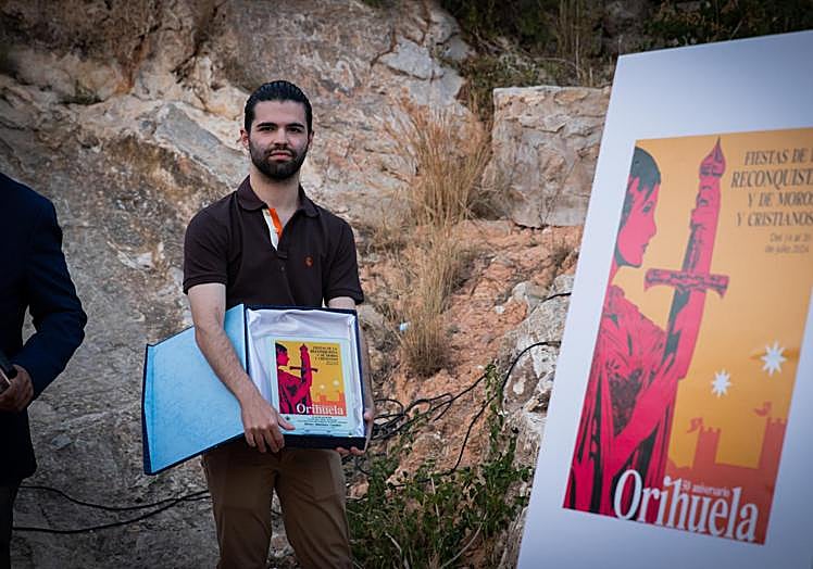 El cartel ha sido obra del alumno de Diseño Gráfico de la Escuela de Arte y Diseño de Orihuela, Álvaro Martínez.