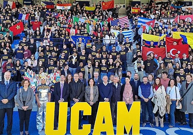 En el Estadio Besoccer La Condomina se citaron en noviembre más de 700 de los estudiantes extranjeros que el pasado año se incorporaron a la UCAM.