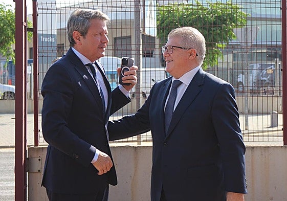José Antonio Santano y José Vélez, este miércoles, en Murcia.