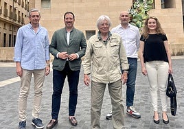 Javier Nart (cen.), número 2 de Ciudadanos al Parlamento Europeo, este jueves en Murcia.