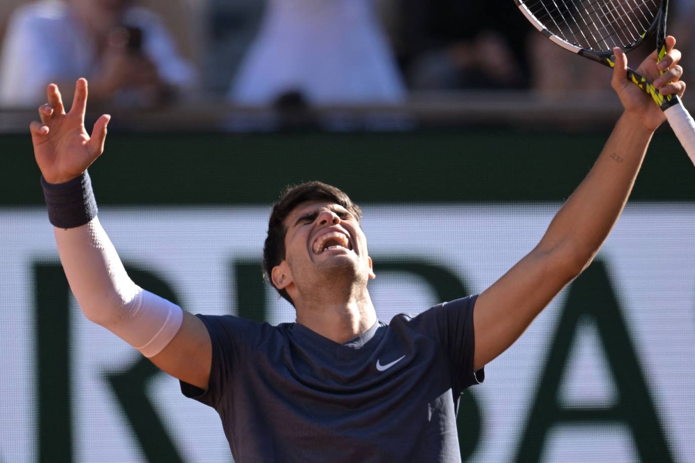 La victoria de Carlos Alcaraz ante Sinner en Roland Garros, en imágenes