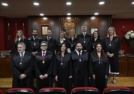 Los nuevos integrantes de la Junta de Gobierno, anoche, tras tomar posesión en la sede de Icamur.