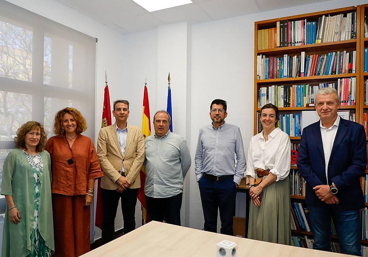 Visita de AEF en las instalaciones de ENAE Business School junto a su director Miguel López González.