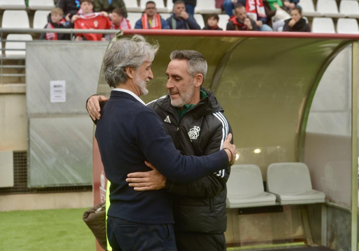 Pablo Alfaro con Abel Gómez, técnico del Recreativo.