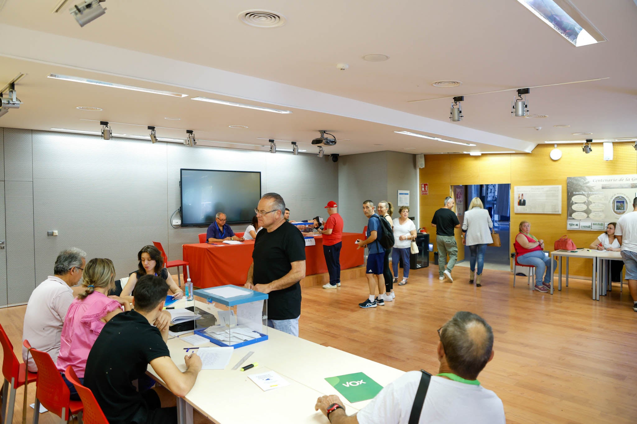 Las elecciones europeas en la Región de Murcia, en imágenes