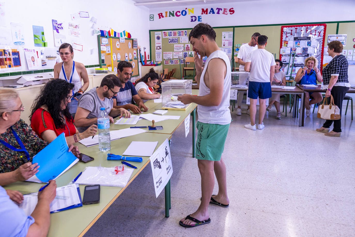 Las elecciones europeas en la Región de Murcia, en imágenes