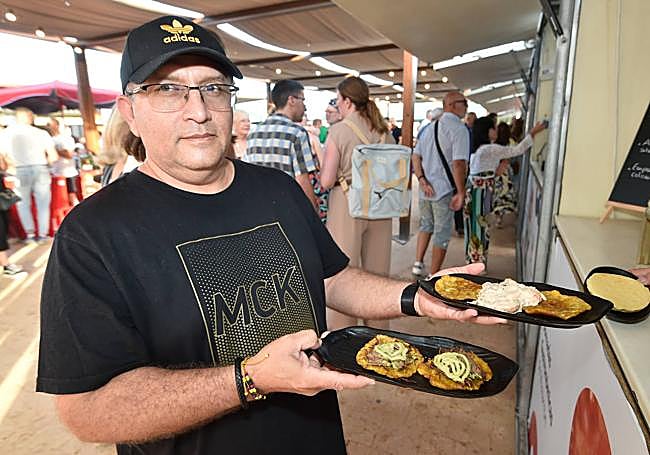 Zona de tapas. Platos colombianos del stand de El Buen Paladar y Manzana Verde.