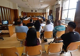Los acusados, durante la vista celebrada este martes en la Audiencia Provincial de Murcia.