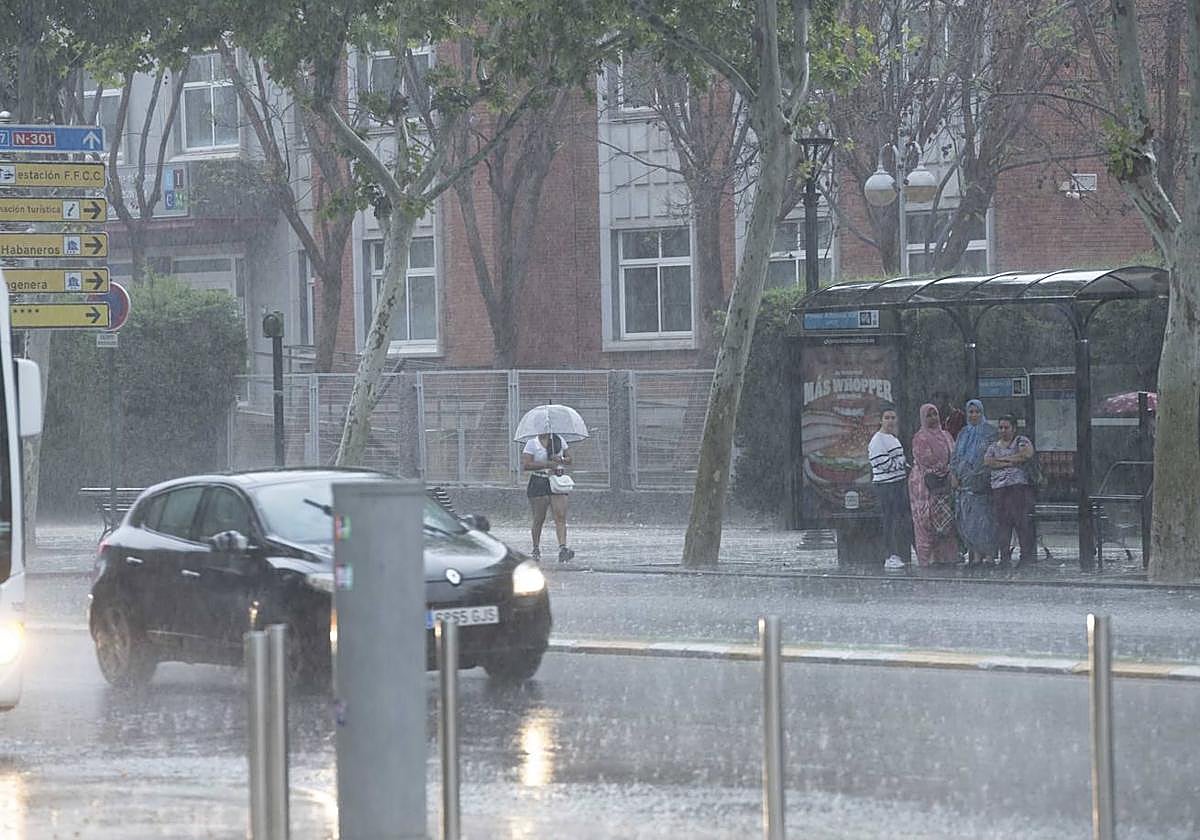 En imágenes, las fuertes lluvias dejan 31 litros en una hora en Cartagena