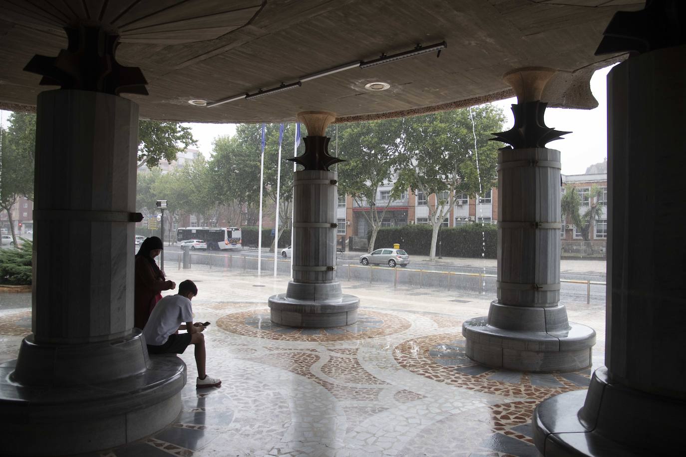 En imágenes, las fuertes lluvias dejan 31 litros en una hora en Cartagena