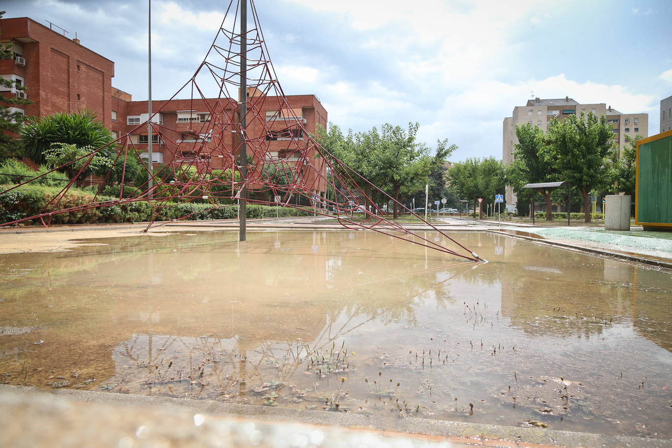 En imágenes, las fuertes lluvias dejan 31 litros en una hora en Cartagena