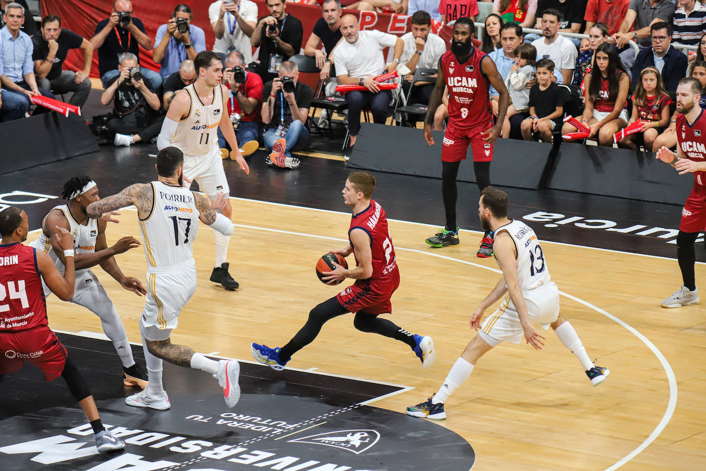 Las imágenes del UCAM-Real Madrid (73-84)