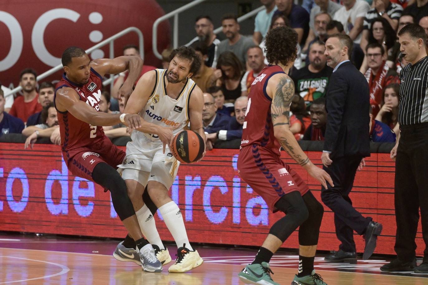 Las imágenes del UCAM-Real Madrid (73-84)