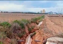 «Río de barro» hacia el Mar Menor.