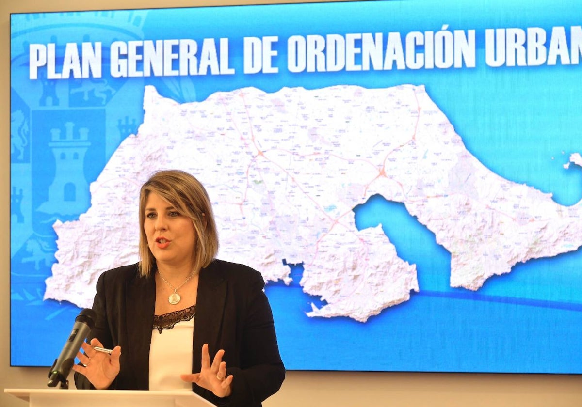 La alcaldesa de Cartagena, Noelia Arroyo, durante la presentación este viernes del nuevo Plan General de Ordenación Urbana.