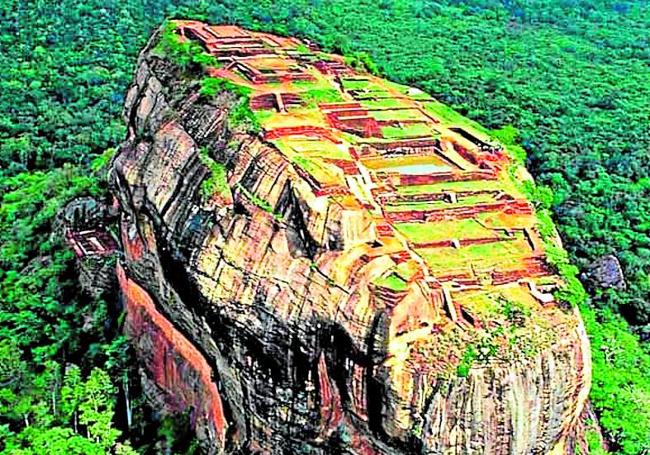 Roca del León, en Sigiriya, una de las joyas naturales de la isla asiática de Sri Lanka.