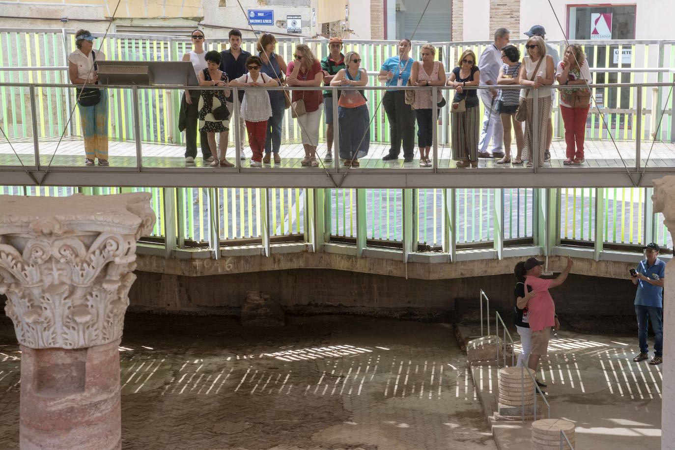 Las imágenes de las visitas arqueológicas en Cartagena