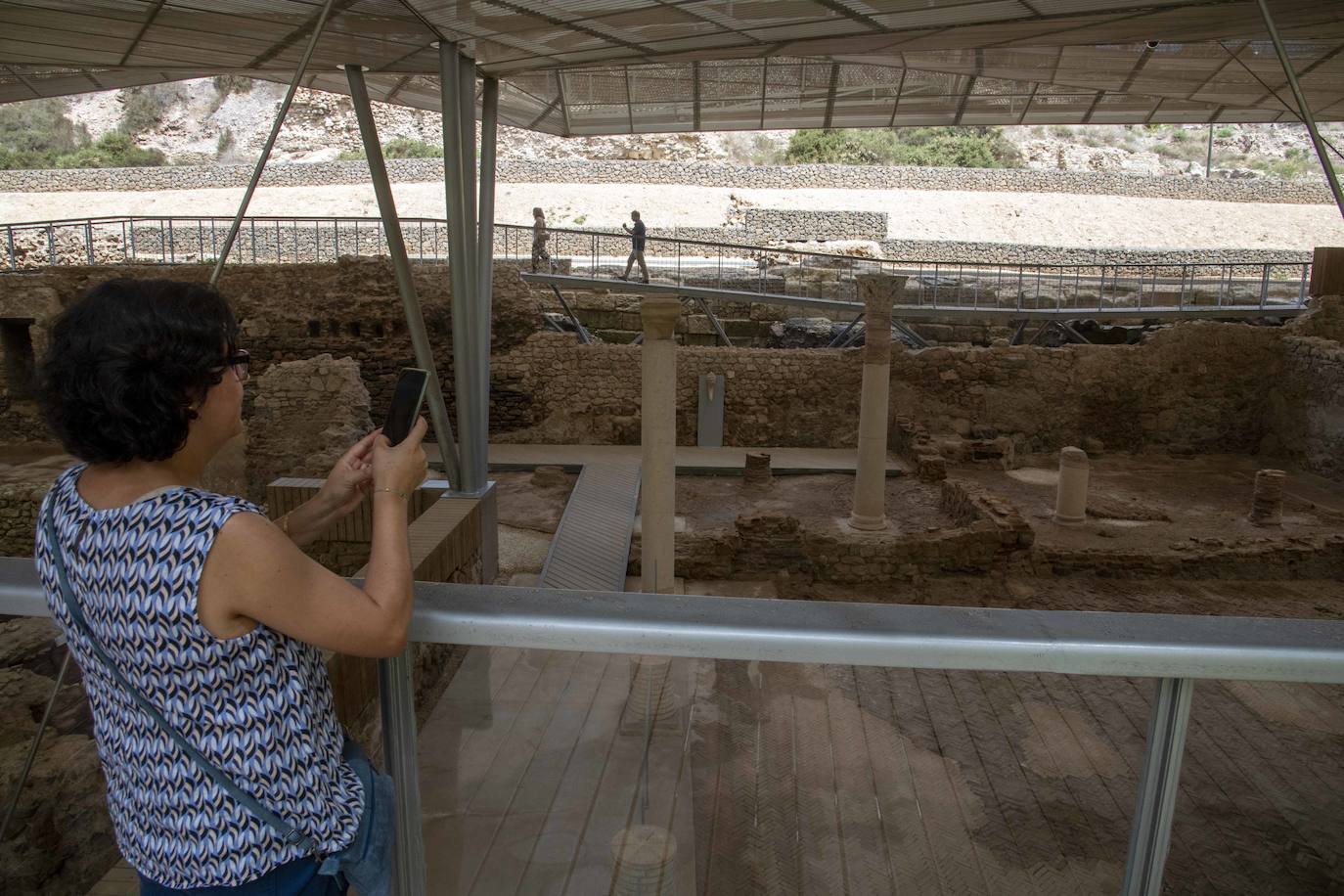 Las imágenes de las visitas arqueológicas en Cartagena