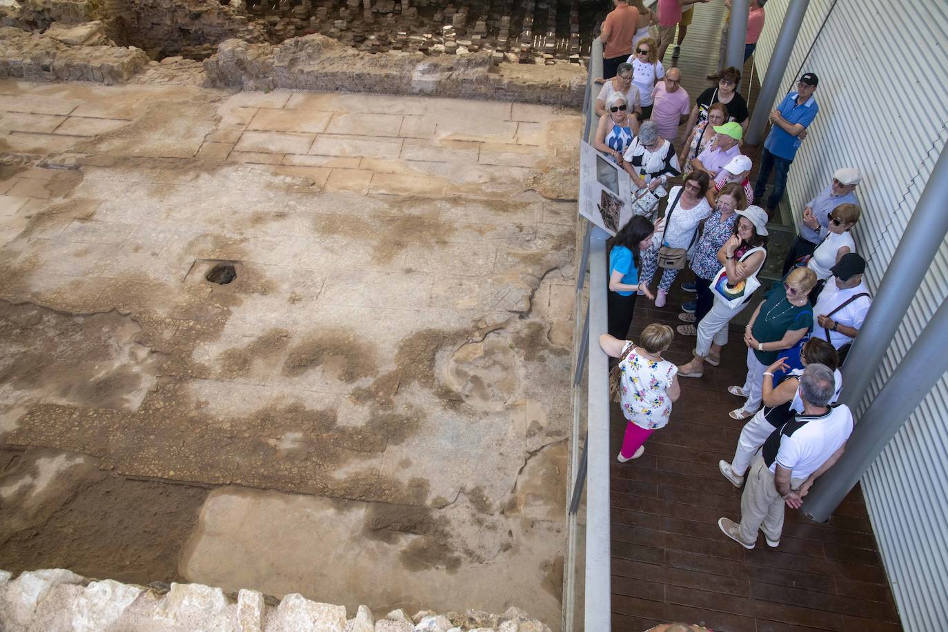Las imágenes de las visitas arqueológicas en Cartagena