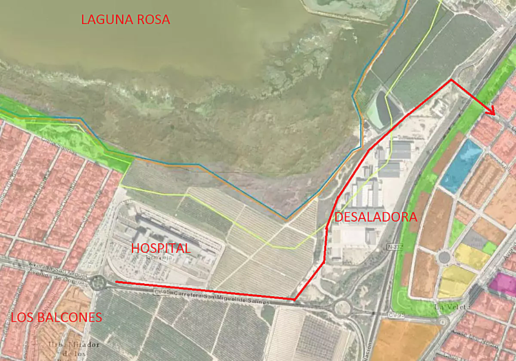 En rojo, el trazado de la nueva senda peatonal y, en verde claro, el límite del dominio marítimo-terrestre.