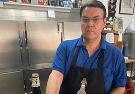 Luis de la Rosario, en la taberna que lleva su nombre en San Antolín.