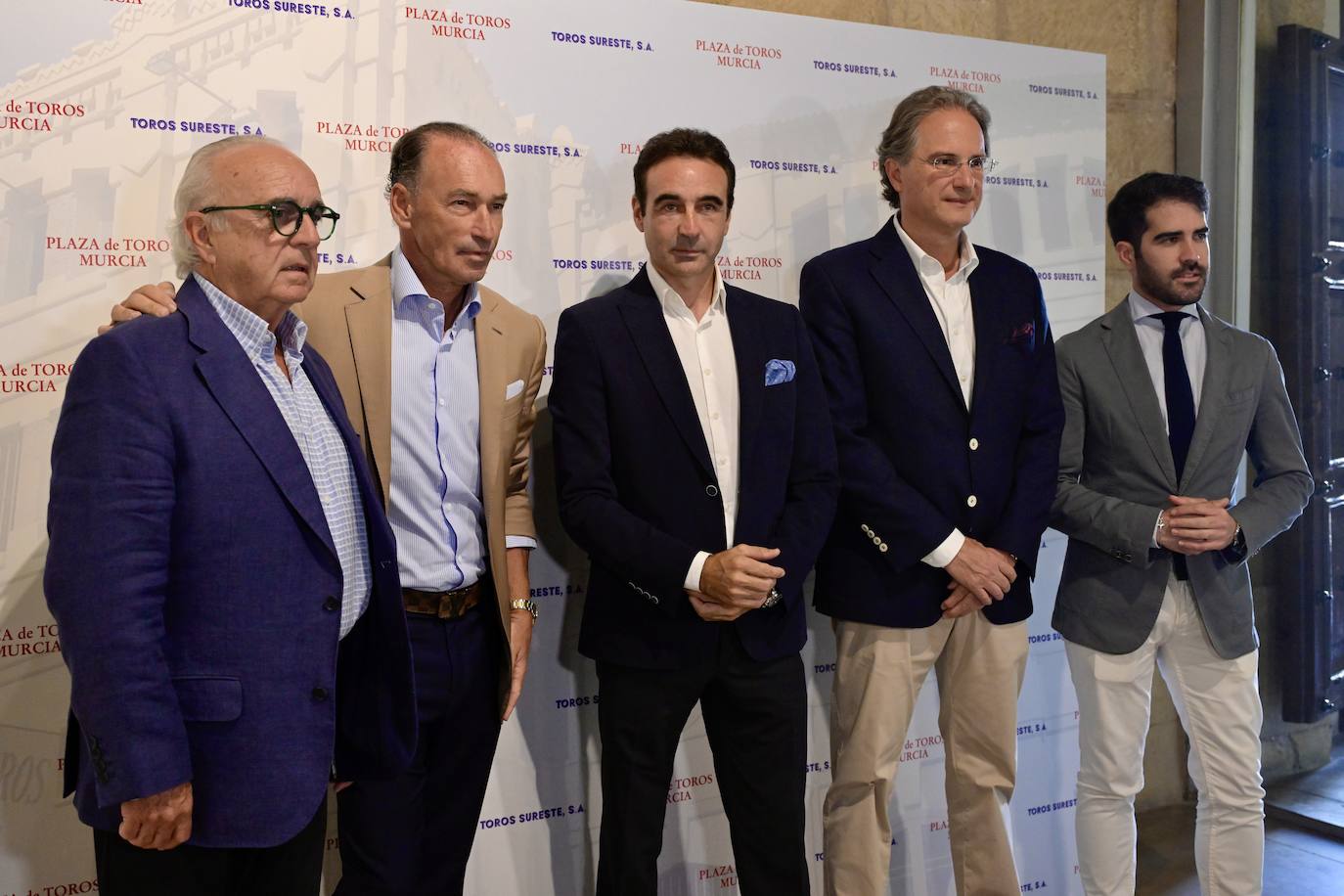 Las imágenes de la charla de Enrique Ponce y Pepín Liria en el Palacio del Almudí de Murcia