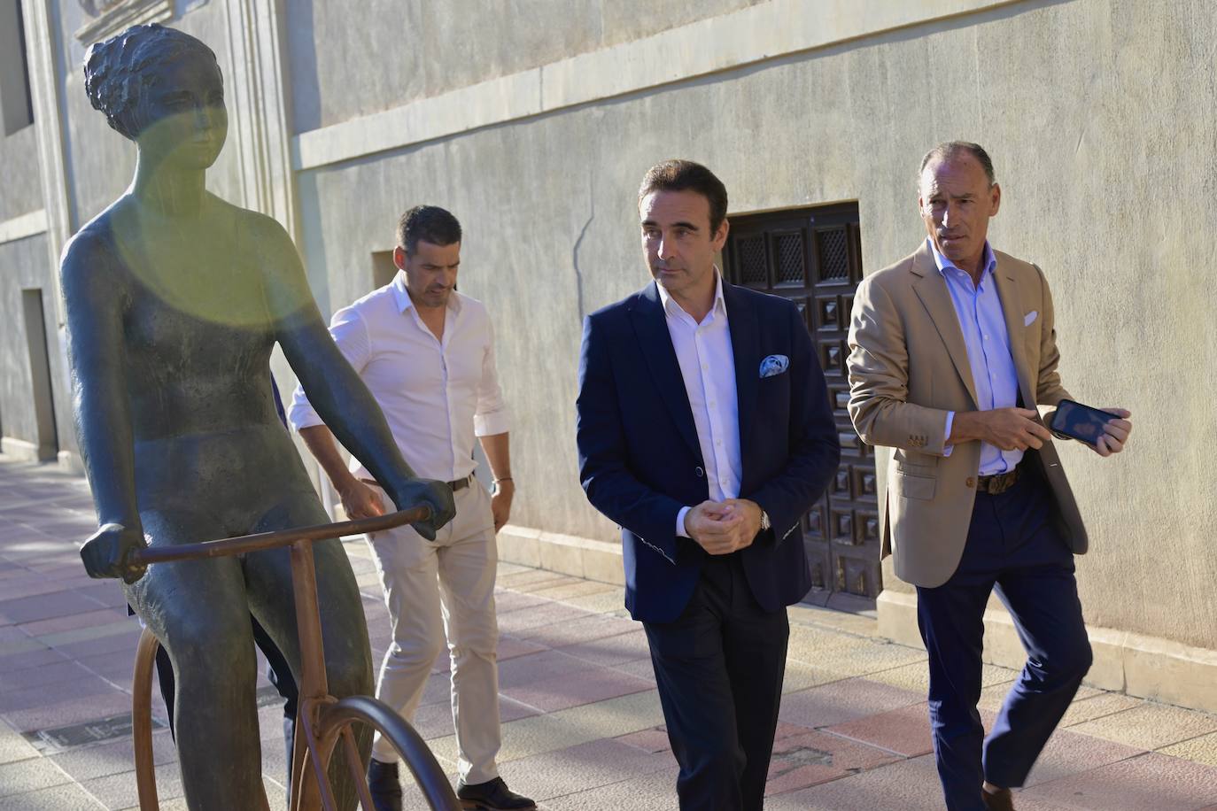 Las imágenes de la charla de Enrique Ponce y Pepín Liria en el Palacio del Almudí de Murcia