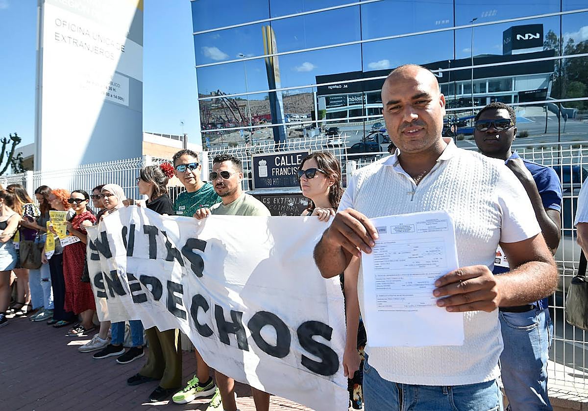 Concentración en favor del derecho de asilo en Murcia