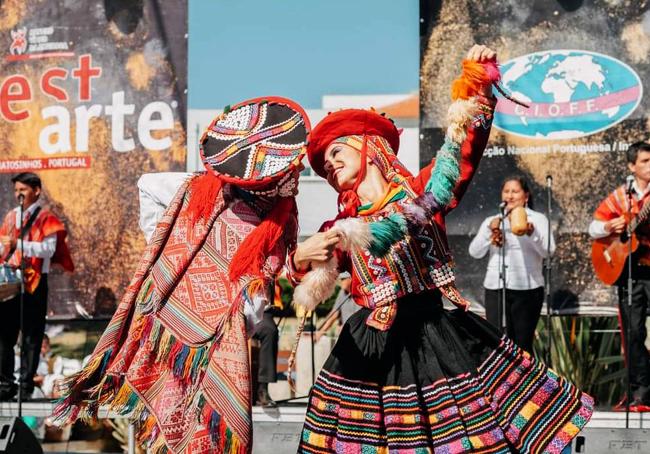 Perú Multicolor. Grupo participante en el XXXV FestivalInternacional de Folklore de Lorca