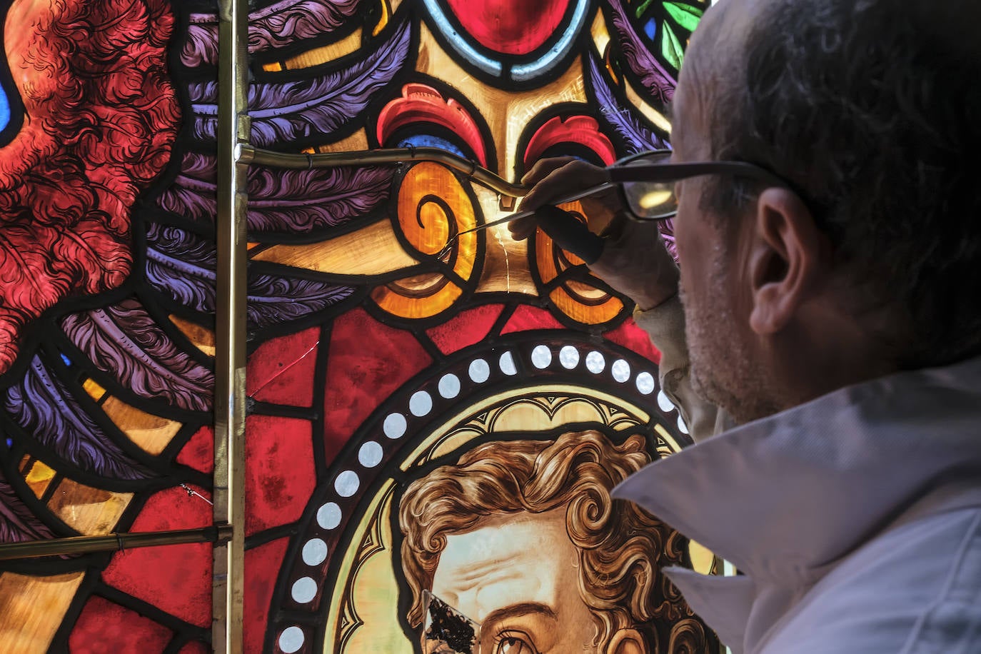 Restauración de las vidrieras de la Catedral de Murcia, en imágenes