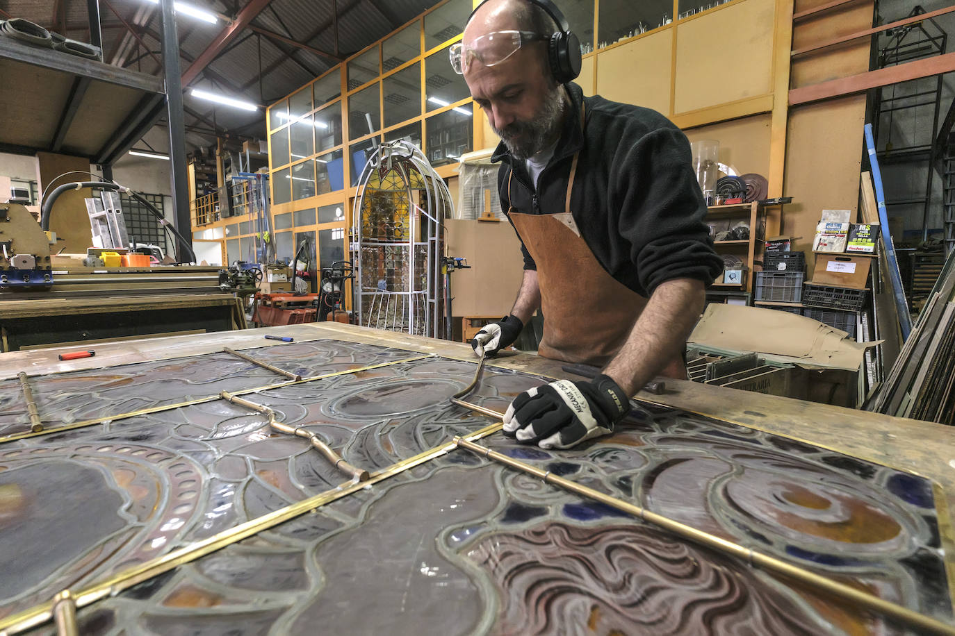 Restauración de las vidrieras de la Catedral de Murcia, en imágenes