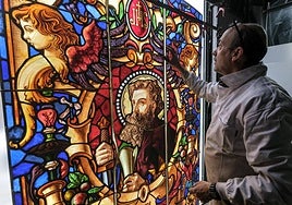 Restauración de las vidrieras de la Catedral de Murcia, en imágenes